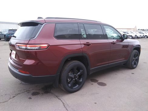 New 2026 Jeep Grand Cherokee L Limited AWD/4WD image 5