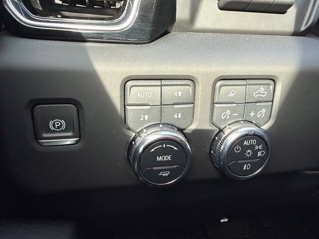 Used 2024 GMC Sierra 1500 Denali w/ Denali Reserve Package AWD/4WD image 27