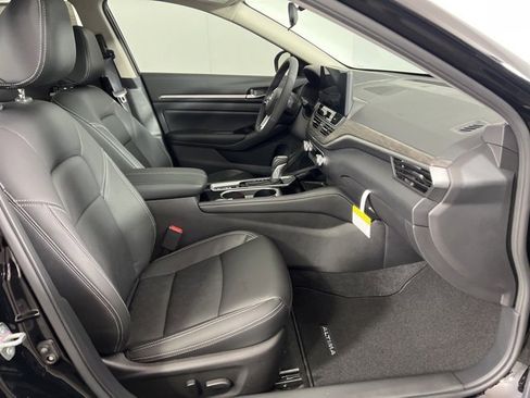 New 2025 Nissan Altima 2.5 SL image 11