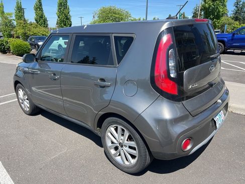 Used 2017 Kia Soul + FWD image 6