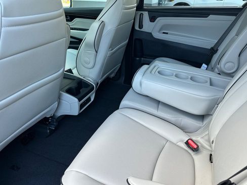 New 2026 Honda Odyssey Touring image 8
