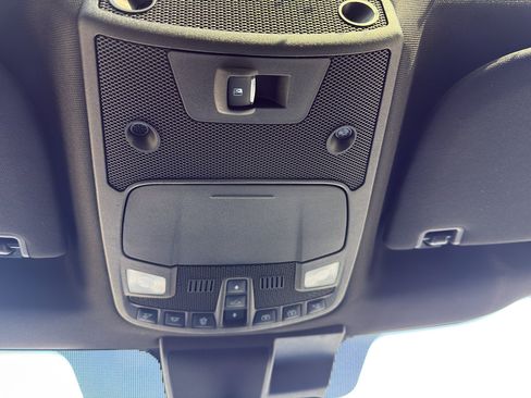 Used 2019 Ford F150 Platinum w/ Equipment Group 701A Luxury AWD/4WD image 31