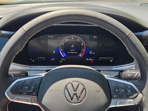 New 2026 Volkswagen Taos SE FWD image 20