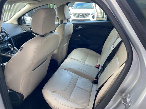 Used 2016 Ford Focus Titanium FWD image 9