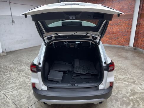 Certified 2025 Ford Escape SE FWD image 29