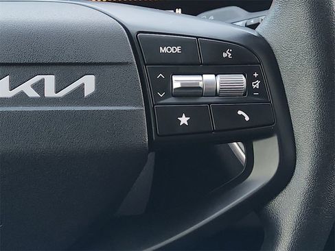 Certified 2025 Kia K4 LXS image 27