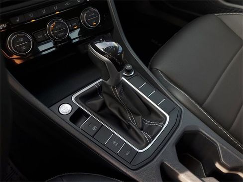 Certified 2023 Volkswagen Jetta SE image 22