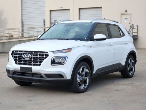 New 2026 Hyundai Venue SEL FWD image 2