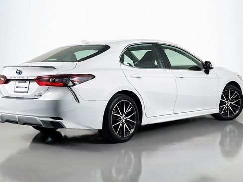 Used 2022 Toyota Camry SE w/ Audio Upgrade Package FWD image 12
