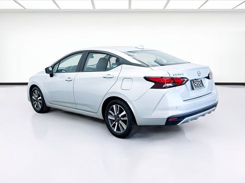 Used 2023 Nissan Versa SV image 6