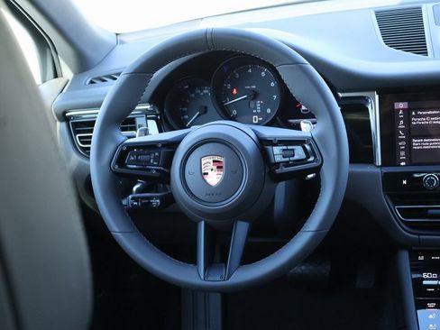 Certified 2026 Porsche Macan AWD/4WD image 20
