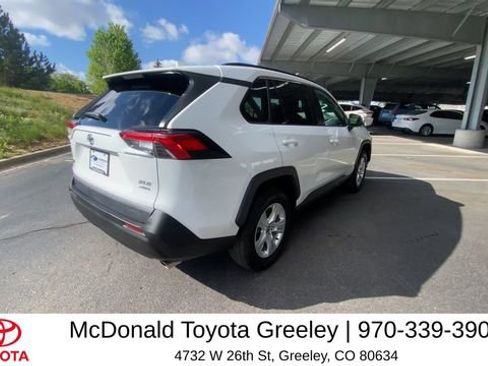 Used 2021 Toyota RAV4 XLE AWD/4WD image 9