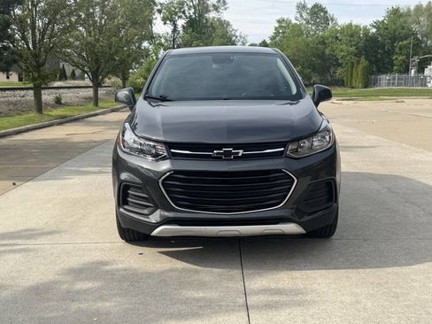 Used 2020 Chevrolet Trax LS w/ Tint and Cruise Package AWD/4WD image 9
