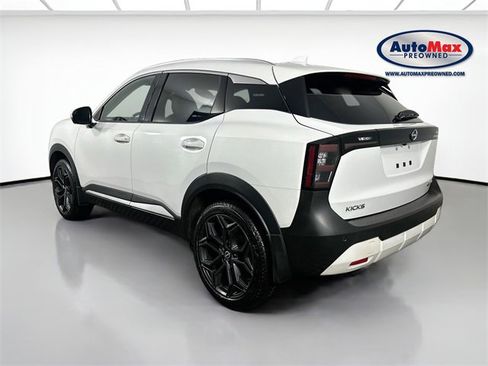 Used 2025 Nissan Kicks SR image 5