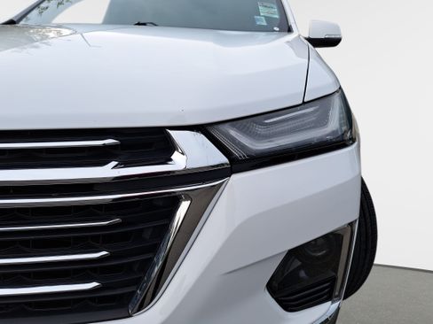 Used 2022 Chevrolet Traverse LT FWD image 31