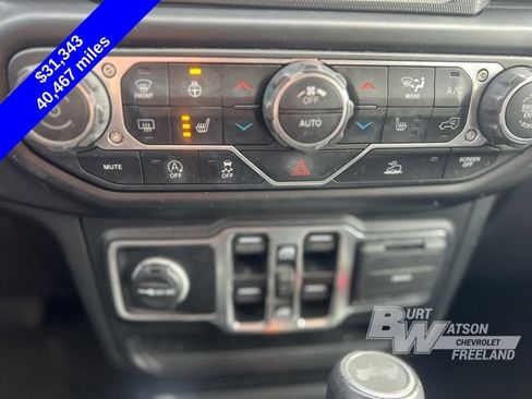 Used 2023 Jeep Wrangler Unlimited Sahara w/ LED Lighting Group AWD/4WD image 16