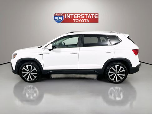 Used 2022 Volkswagen Taos SE w/ IQ.Drive SE Package AWD/4WD image 4