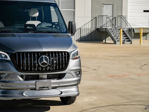 Used 2025 Mercedes-Benz Sprinter 3500 image 25