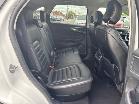 Used 2019 Ford Edge SEL w/ Equipment Group 201A AWD/4WD image 18