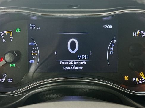 Used 2020 Jeep Grand Cherokee Altitude image 15