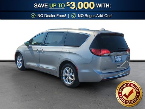 Used 2020 Chrysler Pacifica Limited image 4