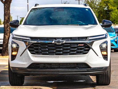 Used 2024 Chevrolet Trax RS w/ Driver Confidence Package FWD image 4