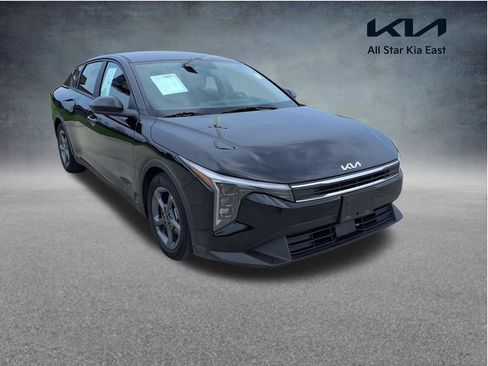 Used 2025 Kia K4 FWD image 1