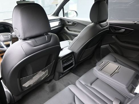 Used 2025 Audi Q7 3.0T Premium Plus w/ Premium Plus Package image 18