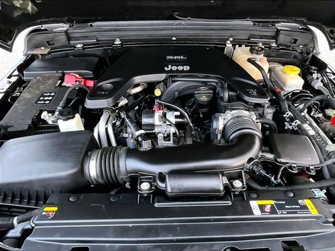 Used 2021 Jeep Wrangler Unlimited Rubicon image 29