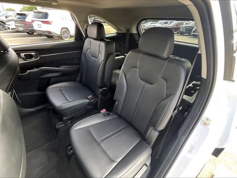 Used 2022 Kia Sorento SX image 17