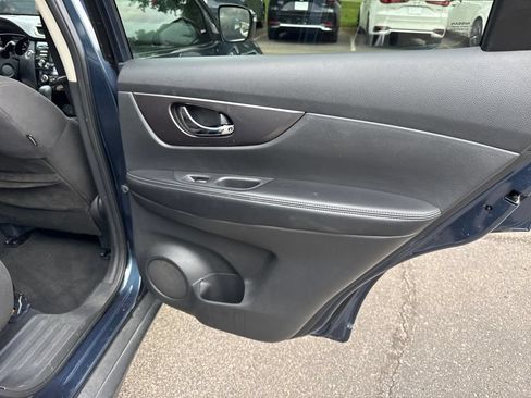 Used 2016 Nissan Rogue SV FWD image 75