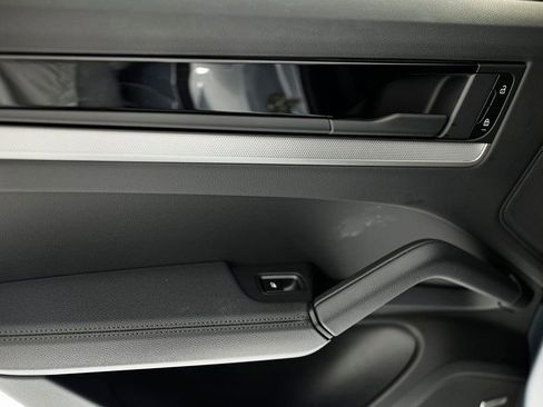 Certified 2025 Porsche Cayenne image 25