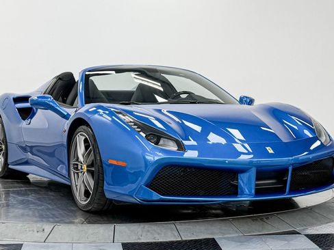 Used 2018 Ferrari 488 Spider RWD image 3