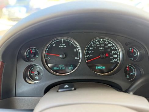 Used 2010 Chevrolet Suburban LT w/ Luxury Package image 27