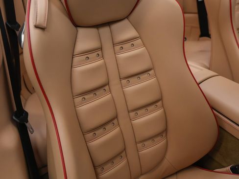Used 2010 Ferrari California RWD image 26