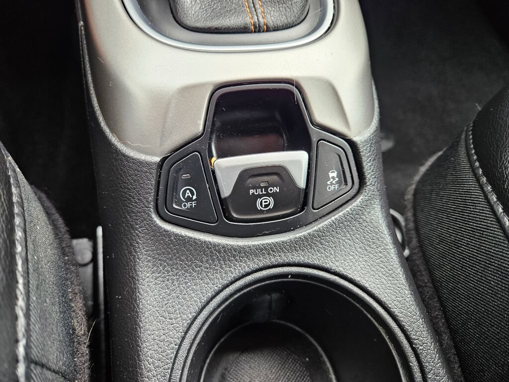Used 2018 Jeep Compass Latitude AWD/4WD image 27