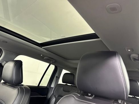 Used 2023 Jeep Grand Cherokee 4WD 4xe image 12