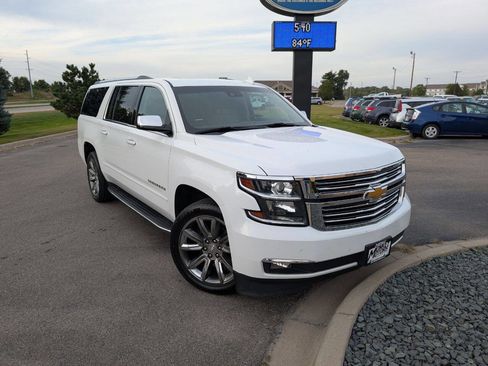 Used 2018 Chevrolet Suburban Premier image 2