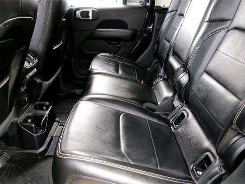 Used 2020 Jeep Gladiator Overland image 22