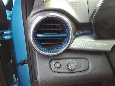 New 2026 Chevrolet Trax LT image 27