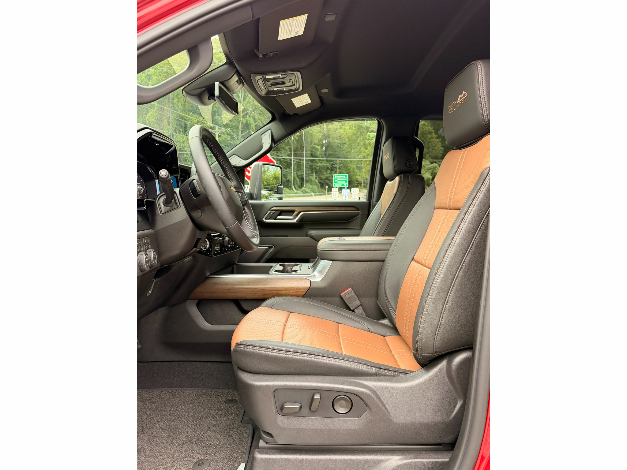 Used 2026 Chevrolet Silverado 2500 High Country w/ Z71 Off-Road Package AWD/4WD image 15