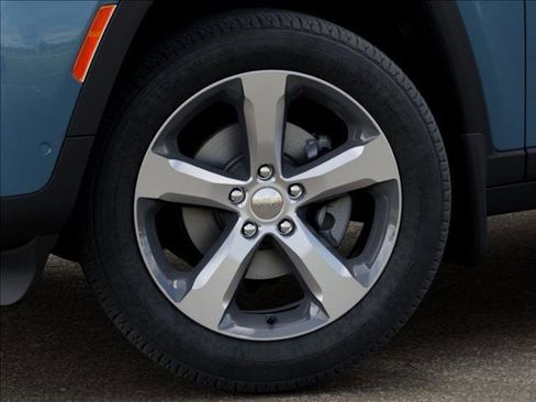 New 2026 Jeep Grand Cherokee L Limited image 8