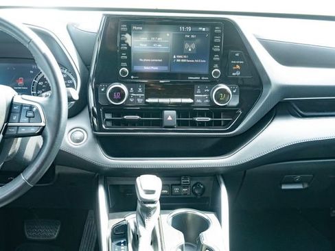 Used 2021 Toyota Highlander XSE FWD image 33