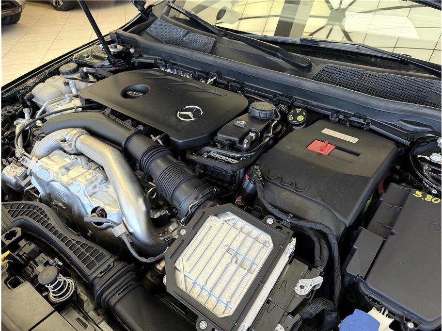 Used 2025 Mercedes-Benz CLA 250 4MATIC image 32