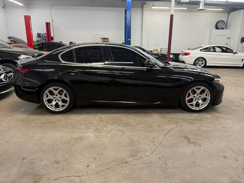 Used 2018 Alfa Romeo Giulia Ti RWD image 6