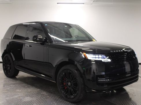 Used 2024 Land Rover Range Rover SE image 11