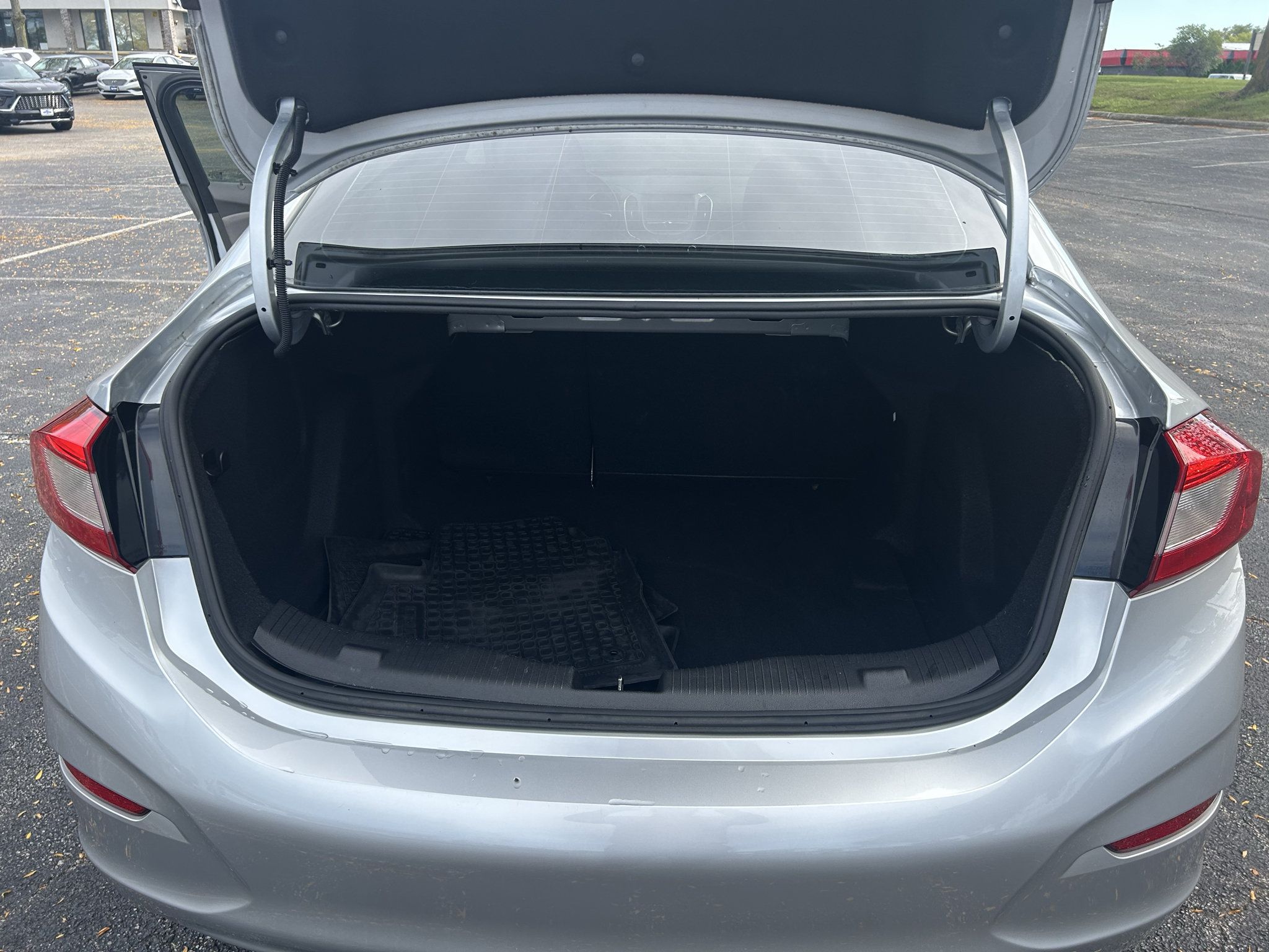 Used 2018 Chevrolet Cruze LT FWD image 23