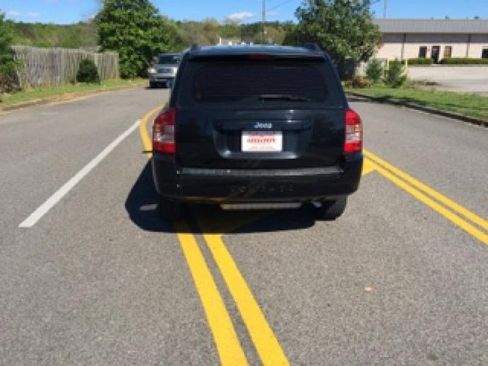 Used 2010 Jeep Compass Sport w/ PWR Equipment Group image 7