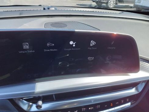 New 2025 Cadillac Lyriq Luxury image 30