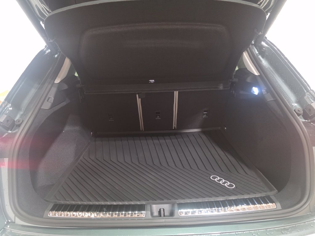 New 2026 Audi Q3 quattro 2.0T AWD/4WD image 9